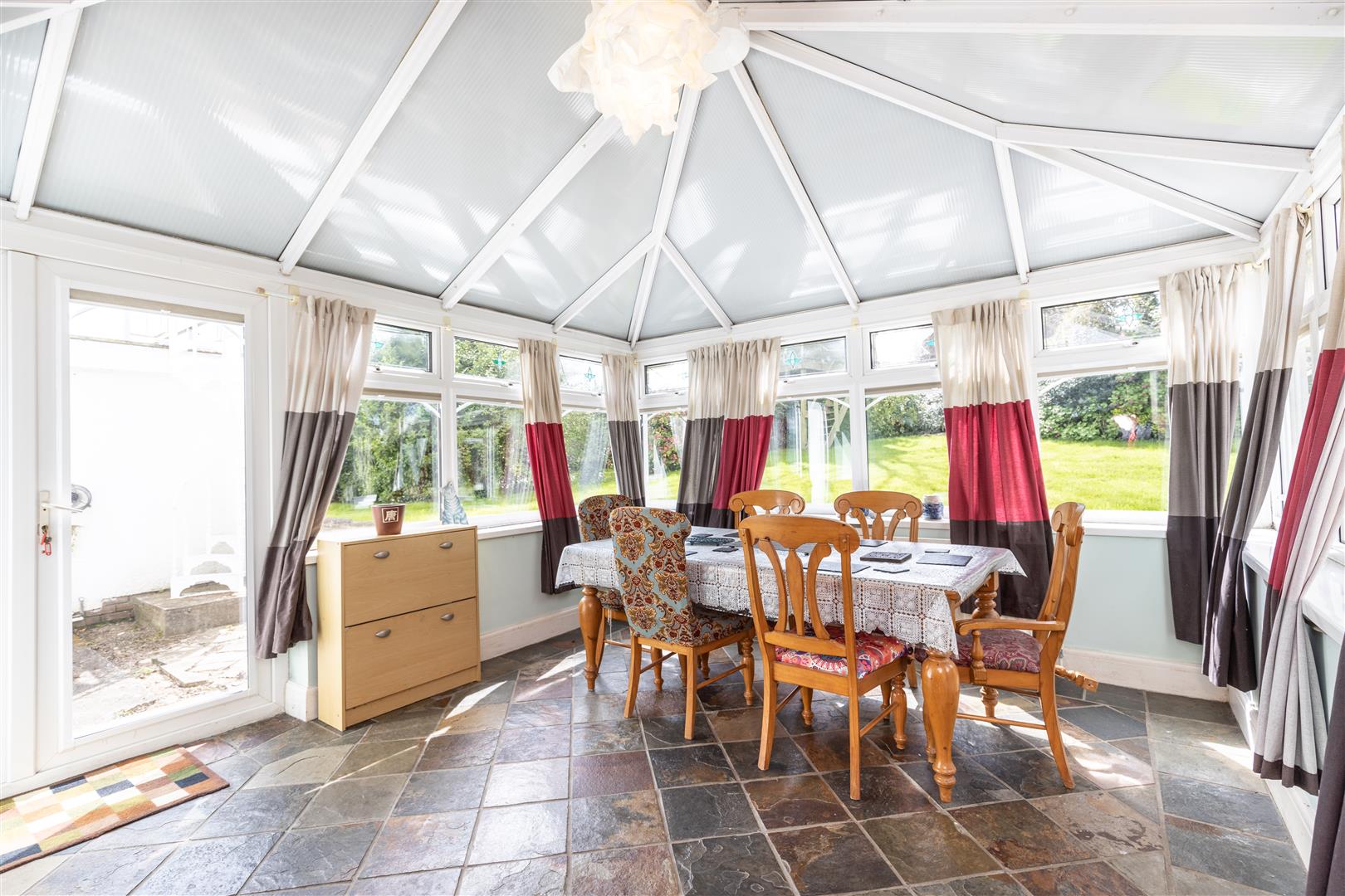 19 Chantry Rise, Penarth, Vale of Glamorgan, CF64 5RS